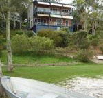 Green Point Lakehouse - Hervey Bay Accommodation