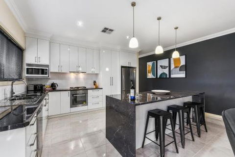 Accommodation On Lansell 2 - Hervey Bay Accommodation 2