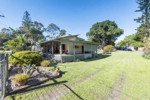 Bird Song Iluka NSW - Hervey Bay Accommodation 0