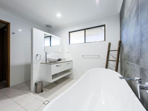 Ripples On The Bay - Tourism Hervey Bay 1