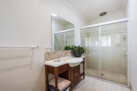 Pelicans Rest - Hervey Bay Accommodation 6