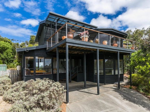 NICHE On NOBLE Ever Changing Vista - Hervey Bay Accommodation 5