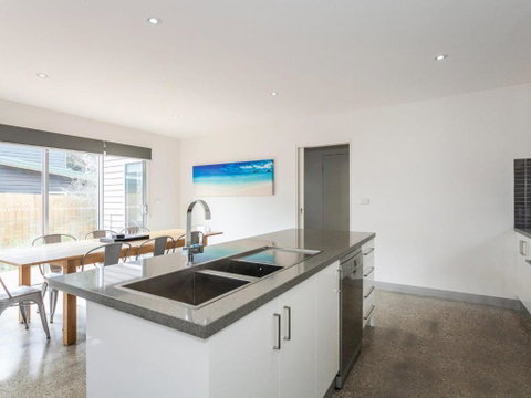 ANGLE By THE SEA Anglesea - Hervey Bay Accommodation 1
