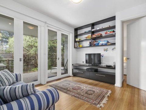 SEA CORNER Anglesea - Hervey Bay Accommodation 5