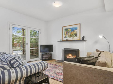 SEA CORNER Anglesea - Hervey Bay Accommodation 3