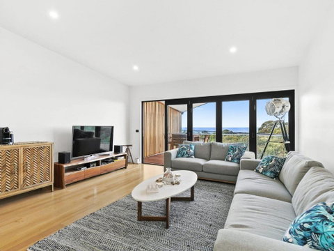 POINT BREAK NEW LISTING 2019 - Hervey Bay Accommodation 4