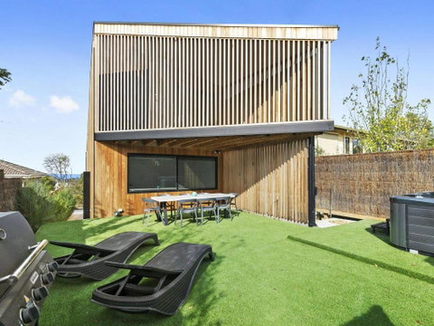 POINT BREAK NEW LISTING 2019 - Hervey Bay Accommodation 2