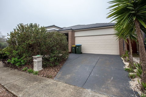 Gorgeous 4BR Home In Point Cook - Hervey Bay Accommodation 6