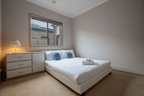 Gorgeous 4BR Home In Point Cook - Hervey Bay Accommodation 1