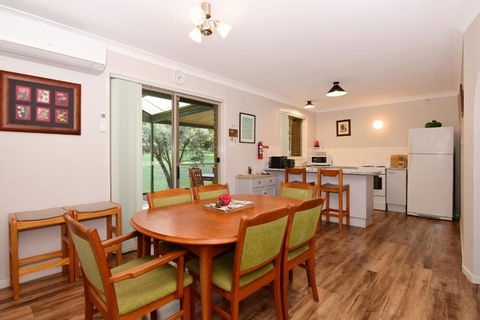 Valley Haven 3 Bedrooms Close To The Village! - Hervey Bay Accommodation 1