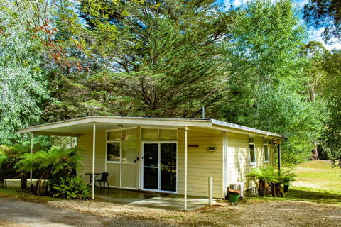 Russell Falls Holiday Cottages - Hervey Bay Accommodation 1