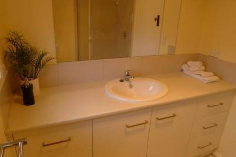 OCEAN BREEZE - Hervey Bay Accommodation 4