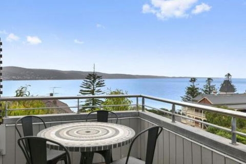 POINT GREY APARTMENT 2 Ocean VIews With Wifi - Hervey Bay Accommodation 0