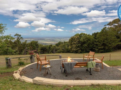 Captains Lookout Elevated Ocean Views Rural Stay - Hervey Bay Accommodation 5