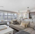 House on the Hill inspired coastal Hamptons vibe - Hervey Bay Accommodation