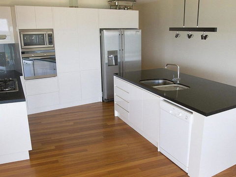 Joness Beach House Perfect Location With Views! - Hervey Bay Accommodation 5
