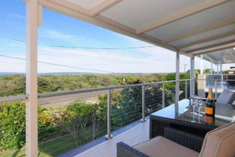 Marilyns 180 Degree Views Of Jervis Bay - Hervey Bay Accommodation 0