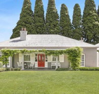 Nattai Lodge house  cottage in beautiful garden - Hervey Bay Accommodation