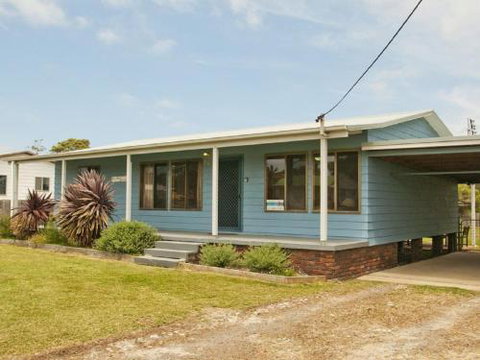 Tea Tree Cottage Great Yard For Pets & Kids - Hervey Bay Accommodation 7