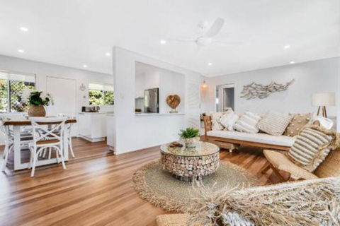 ROSIES BACH - Hervey Bay Accommodation 0