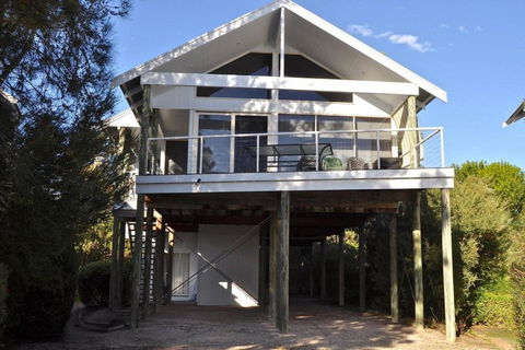 Sheoak Holiday Home - Tourism Hervey Bay 1