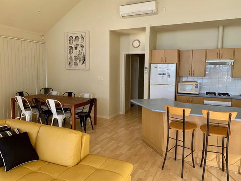 Sheoak Holiday Home - Tourism Hervey Bay 5