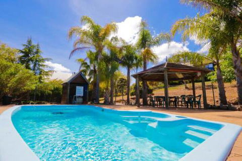 Sunnyhurst Chalets Rural Stay - Hervey Bay Accommodation 5