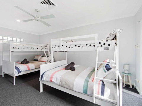Hibbard Waterfront Escape - Hervey Bay Accommodation 5