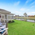 Hibbard Waterfront Escape - Hervey Bay Accommodation 0