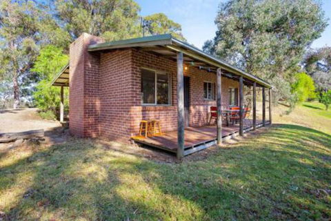 Braeside Cabin Three Parsonsia - Hervey Bay Accommodation 0