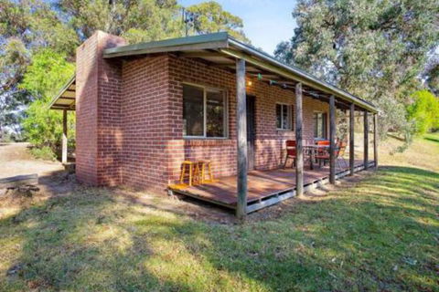 Braeside Cabin Three Parsonsia - Hervey Bay Accommodation 6