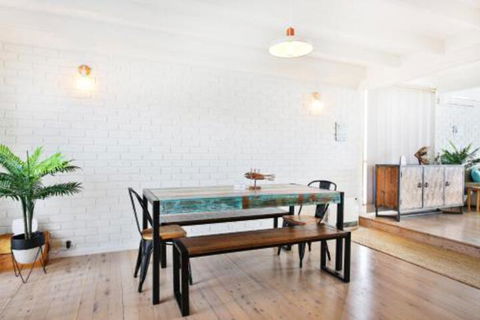 Azure Absolute Beachfront Pet Friendly - Hervey Bay Accommodation 2