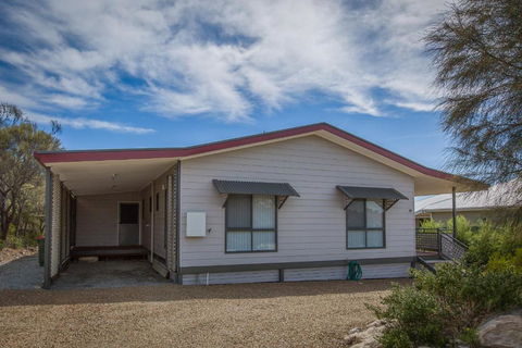 Desert Pea - Hervey Bay Accommodation 6