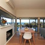 BAY VIEWS On MANNA DROMANA - Hervey Bay Accommodation 0