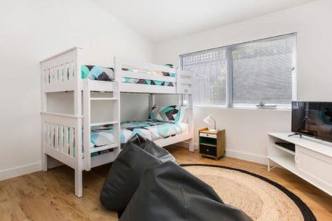 PALM COURT RETREAT MORNINGTON - Hervey Bay Accommodation 3