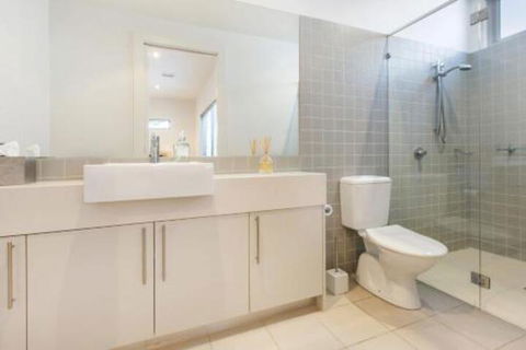 PALM COURT RETREAT MORNINGTON - Hervey Bay Accommodation 6