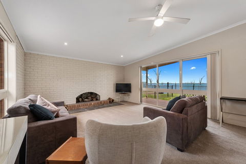 Mulwala Waterside - Hervey Bay Accommodation 1