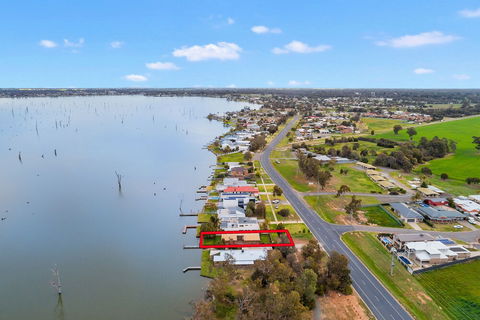 Mulwala Waterside - Hervey Bay Accommodation 0