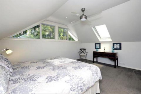 THE BEACH HOUSE - Hervey Bay Accommodation 4