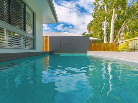 CANOPY HOUSE At PALM COVE - Hervey Bay Accommodation 4