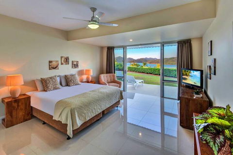 Bella Vista East 3 Luxury Ocean Views Large Flat Grassed Area + Buggy - Hervey Bay Accommodation 5