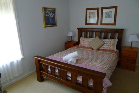 BEACHPOINT COTTAGE - Hervey Bay Accommodation 4