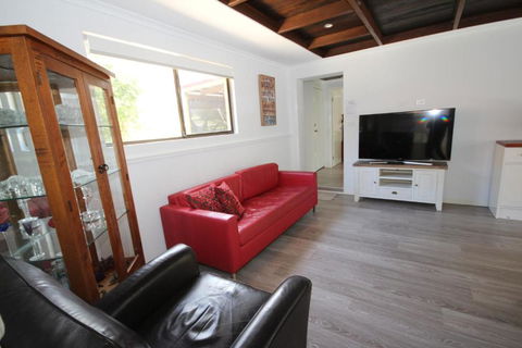 Boambee Hideaway - Hervey Bay Accommodation 3