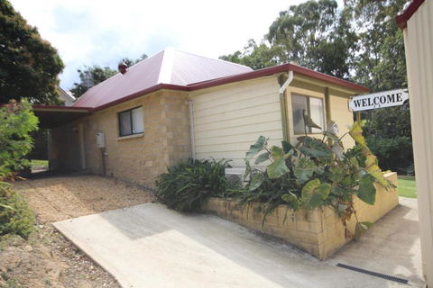 Boambee Hideaway - Hervey Bay Accommodation 1