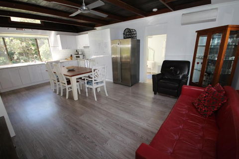 Boambee Hideaway - Hervey Bay Accommodation 5