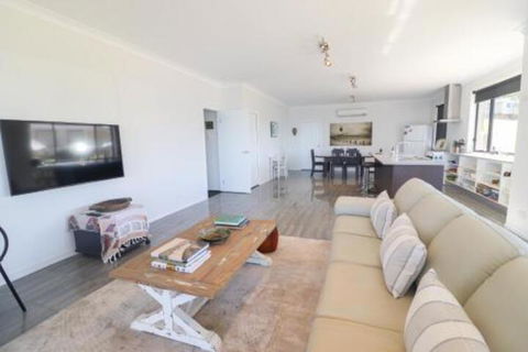 Elysium Lakehouse - Tourism Hervey Bay 7