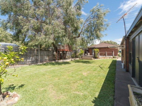 Family Foreshore Favourite - Hervey Bay Accommodation 1