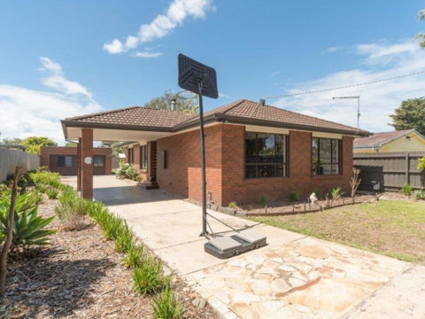 Family Foreshore Favourite - Hervey Bay Accommodation 6