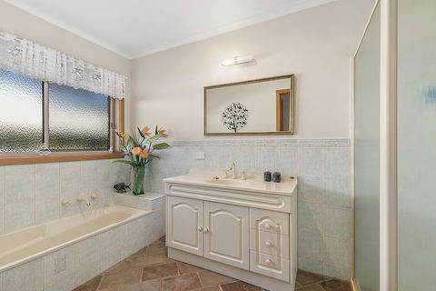 Peaceful Retreat Surf Side PET Friendly - Hervey Bay Accommodation 0
