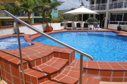 2 Bedroom Alex Unit Ocean Pool & Park Views - Hervey Bay Accommodation 2